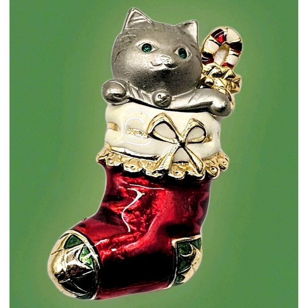 Vintage Danecraft Kitty Cat In Christmas Stocking Enamel Brooch Pin Kitschy